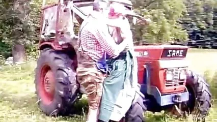 ఒక హరికేన్ బెడ్ మీద ఆకర్షణీయమైన యాభై తెలుగు ఫుల్ మూవీ సెక్స్ ఏళ్ల మహిళ.